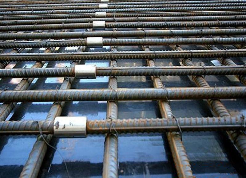 广汉为什么建楼房时，要在钢筋上加一排小圆环？原来作用这么大